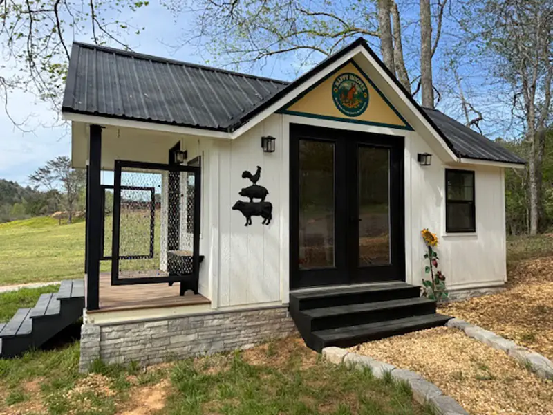 the happy hooves farm store gift shop and office